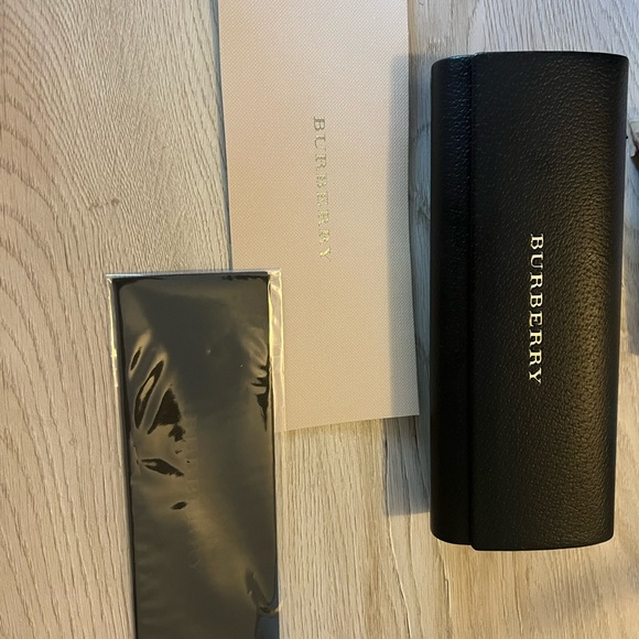 New, never worn authentic Burberry glasses. - Picture 1 of 8